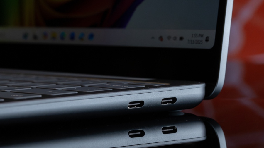 Cổng kết nối trên Surface Laptop 13 inch