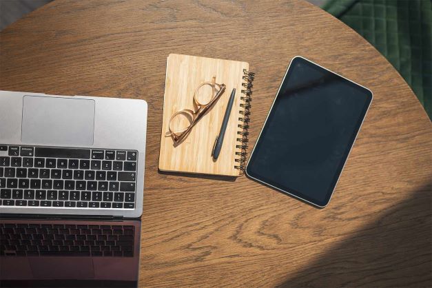 So sánh máy tính bảng và laptop