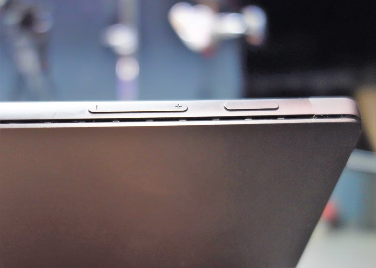 Buộc tắt máy rồi khởi động lại Surface