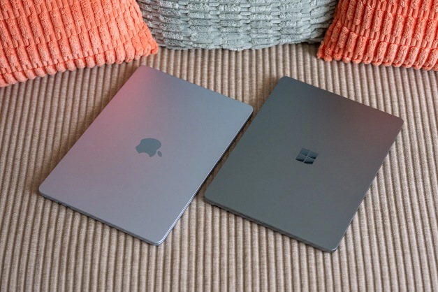 Thiết kế và chất lượng hoàn thiện MacBook Air M4 13 inch vs Surface Laptop 13 inch
