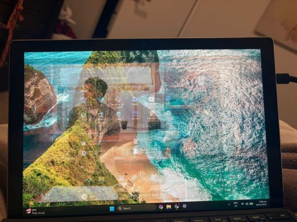 lỗi màn hình Surface Pro 7
