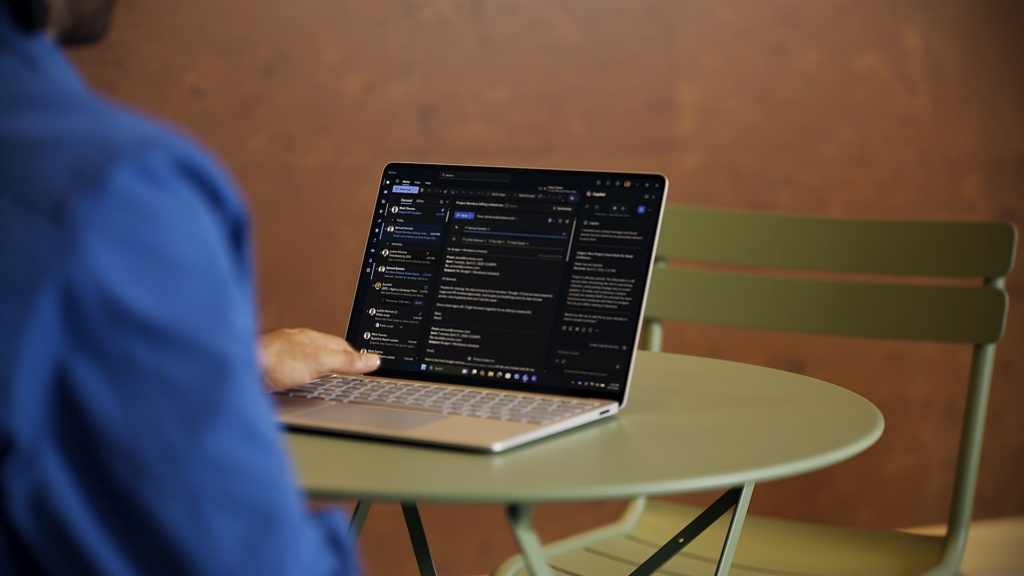 Màn hình Surface Laptop 8