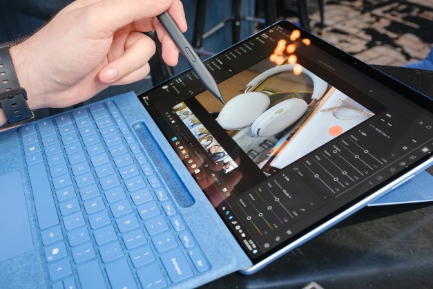 Màn hình Surface Pro 9