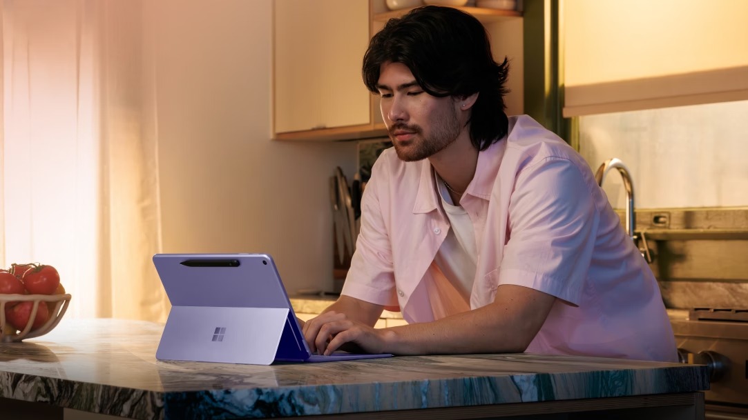 laptop 2 trong 1 trở thành xu hướng năm 2026
