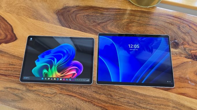 So sánh màn hình Surface Pro 11 và Surface Pro 12 inch